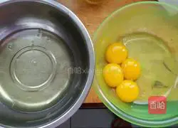 Cow pattern cake roll.Recipe 2