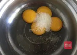 Illustration of how to make polka dot cake rolls 2