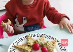 Illustration of how to make toon egg cake for baby food supplement 7