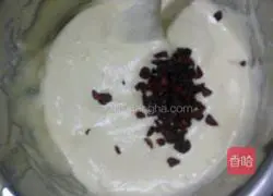 Illustration of how to make eight-inch cranberry chiffon cake 12