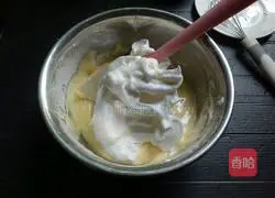 Illustration of how to make chiffon cake (eight inches) 16