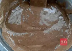 Illustration of how to make eight-inch cocoa chiffon cake 11
