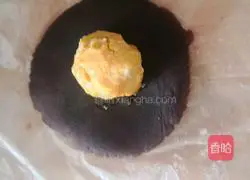 Illustration of how to make egg yolk cake 8