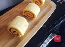 Strawberry Cake Roll Recipe Illustration 12