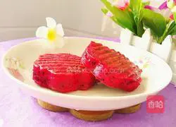 Illustration of how to make dragon fruit milk pancakes (flower shape) 19