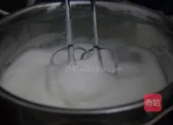 Illustration of how to make chiffon cake 8