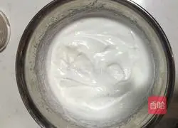 Illustration of how to make chiffon cake 8