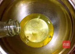 Illustration of how to make two-color chiffon cake (eight inches) 6