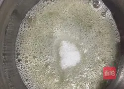 Illustration of how to make chiffon cake 8