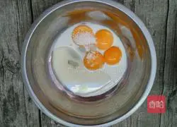 eight Illustration of how to make chiffon cake 2