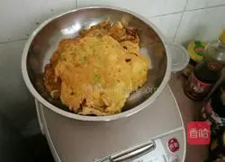 Illustration of how to make carrot and cucumber egg pancake 4