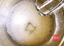 Illustration of how to make meat floss cake rolls 8