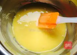 Illustration of how to make hot noodle chiffon cake (8 inches) 8