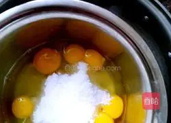 Illustration of how to make whole egg sponge cake 2