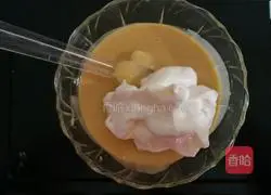 Illustration of how to make chiffon cupcakes 5