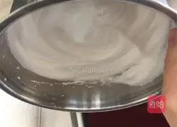 Illustration of how to make six-inch chiffon cake 9