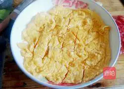 Fresh Tomato Scrambled Egg Pie Recipe Illustration 3