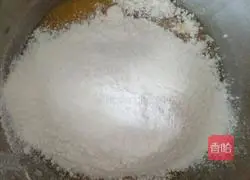 Illustration of how to make chiffon cake 5