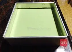 Spinach Illustration of how to make juice chiffon cake 10