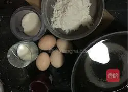 Illustration of how to make dragon fruit cake roll 1