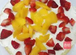 Illustration of how to make eight-inch chiffon naked cake 9