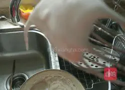 Illustration of how to make 6-inch chiffon cake 7