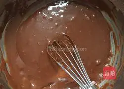 Illustration of how to make eight-inch cocoa chiffon cake 4