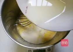 Illustration of how to make matcha honey bean towel roll 3