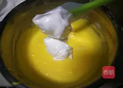 Illustration of how to make giraffe cake roll 9