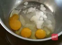 Illustration of making whole egg sponge cake 2