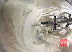 Illustration of how to make fresh fruit cream naked cake 17