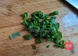 Illustration of how to make carrot and egg pancakes 4