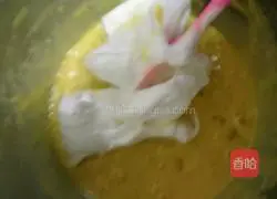 Banana Chiffon Cake Recipe Illustration 9