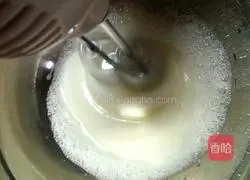 Illustration of how to make meat floss cake rolls 7