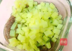 Illustration of how to make pork and potato pancakes 6