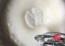 Illustration of how to make eight-inch chiffon cake 6