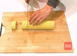Illustration of how to make yam rolls with green juice 13