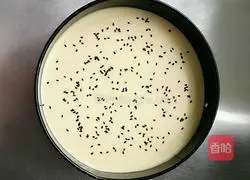 Illustration of how to make eight-inch chiffon cake 13