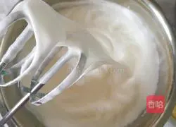 Illustration of how to make polka dot cake rolls 6