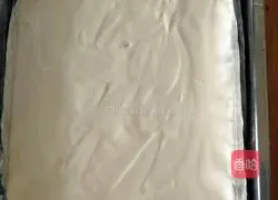 Illustration of how to make meat floss cake rolls 15