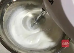 Illustration of how to make eight-inch chiffon cake 10