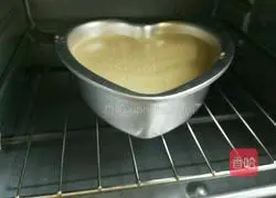 Illustration of how to make chiffon cake 12