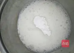 Illustration of how to make cream cake roll 5