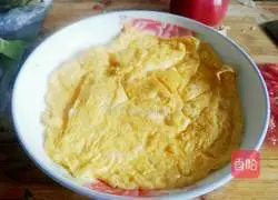 Fresh Tomato Scrambled Egg Pie Recipe Illustration 2