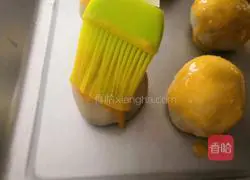 Illustration of how to make egg yolk cake 25