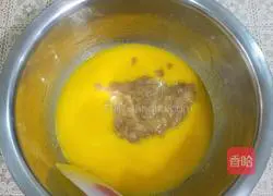 Illustration of how to make banana mashed cake roll 5