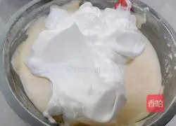 Illustration of how to make raisin jam cake roll 9