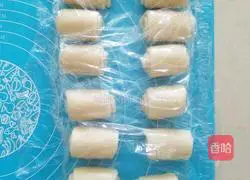 Illustration of how to make egg yolk cake 7