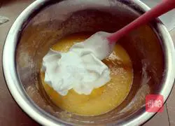 Illustration of how to make chiffon cake (eight inches) 11