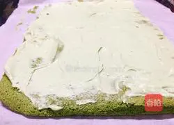 Illustration of how to make matcha trunk cake roll 18
